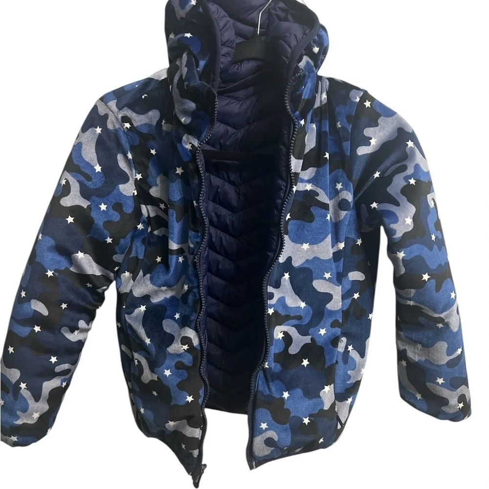 Navy Puffer Jacket with Hood. Size/6 Kids